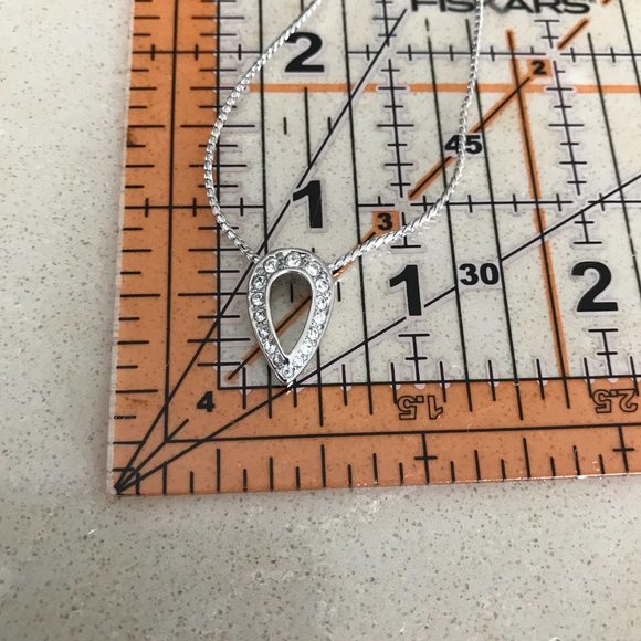 FLASH SALE Swarovski Swan Signed Clear Crystal and Silvertone Necklace - Picture 2 of 5